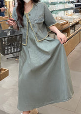 Conjunto de dos piezas de abrigo y vestido largo de patchwork con cuello redondo en denim azul vintage y manga corta